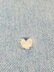 Jeans mit kleinen Herzen - Unique Flores