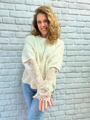Pullover mit Spitzen Ärmel - Unique Flores