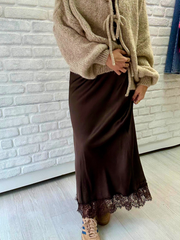 Rock mit Spitzensaum