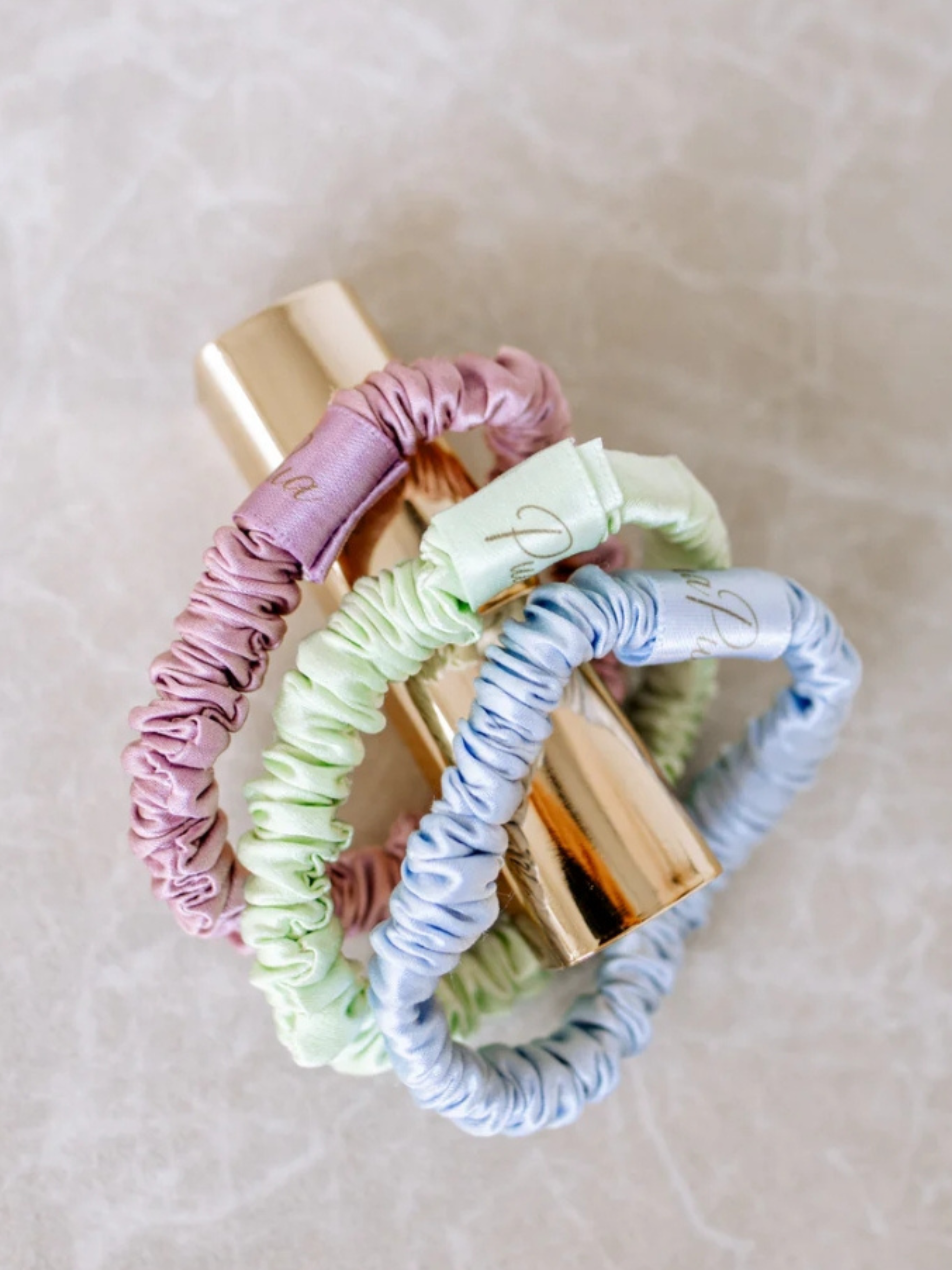 PuaPua Seiden Scrunchie Maalahi - Unique Flores