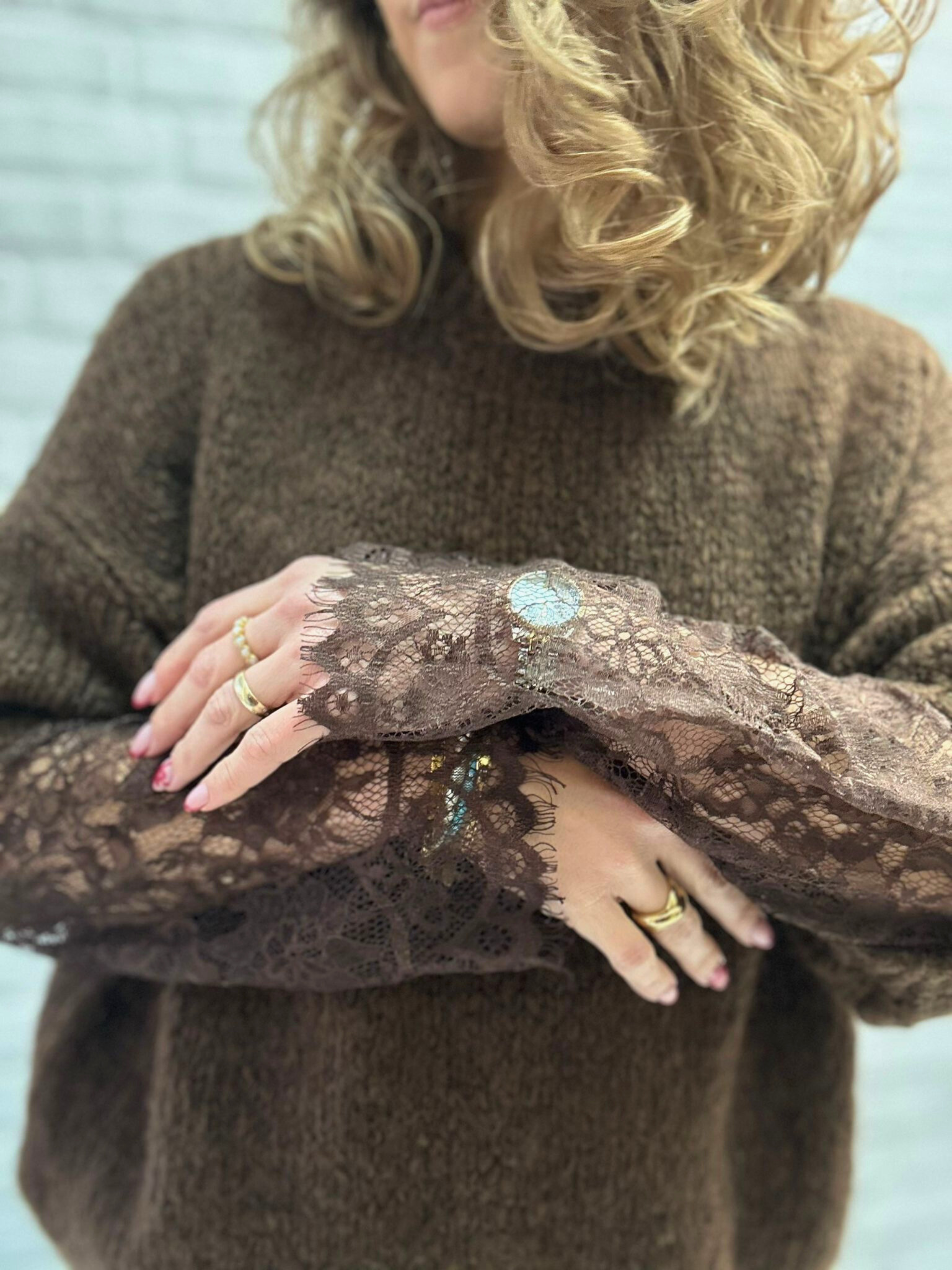 Pullover mit Spitzen Ärmel - Unique Flores 