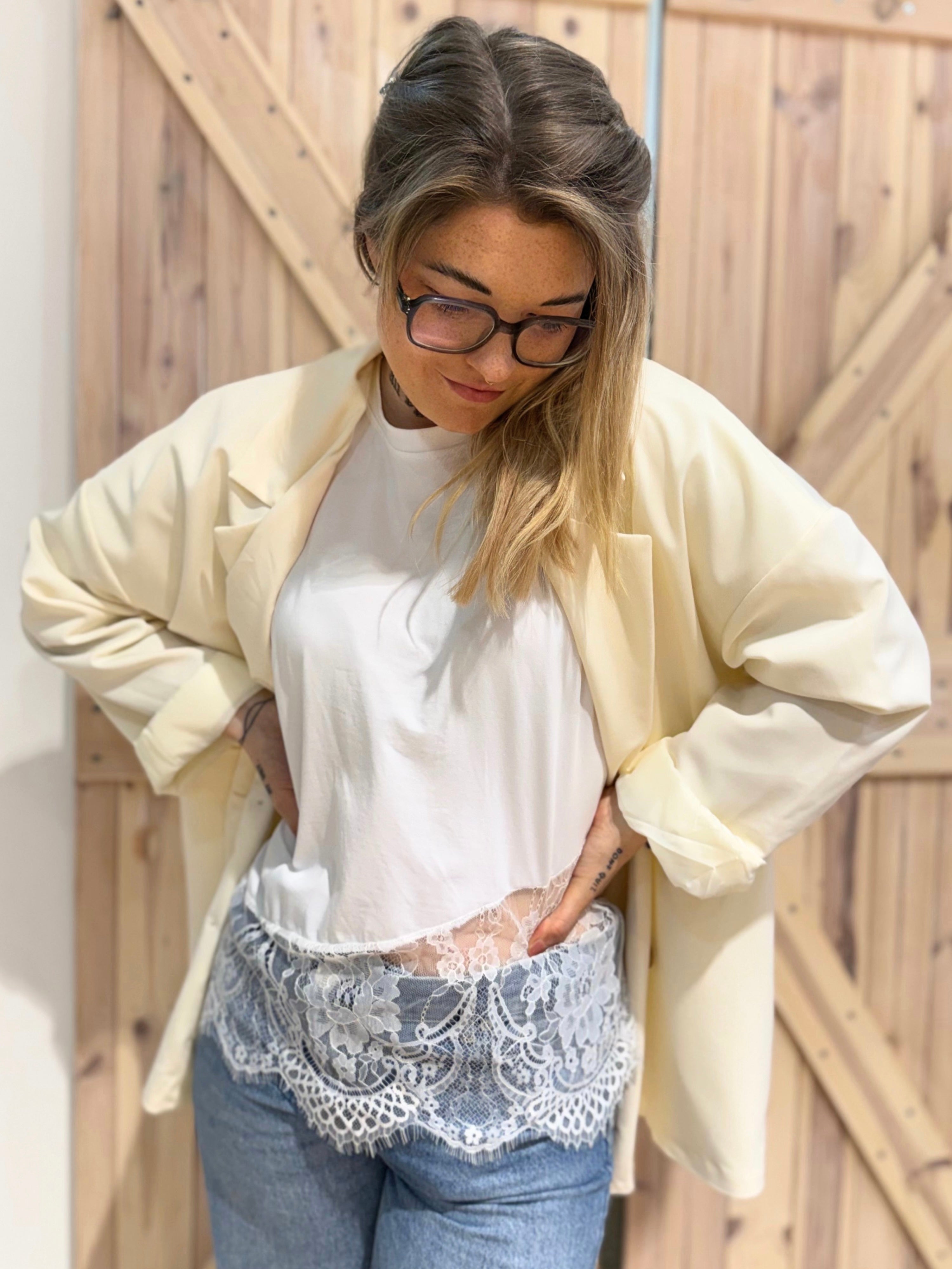 Shirt mit asymmetrische Spitze - Unique Flores 