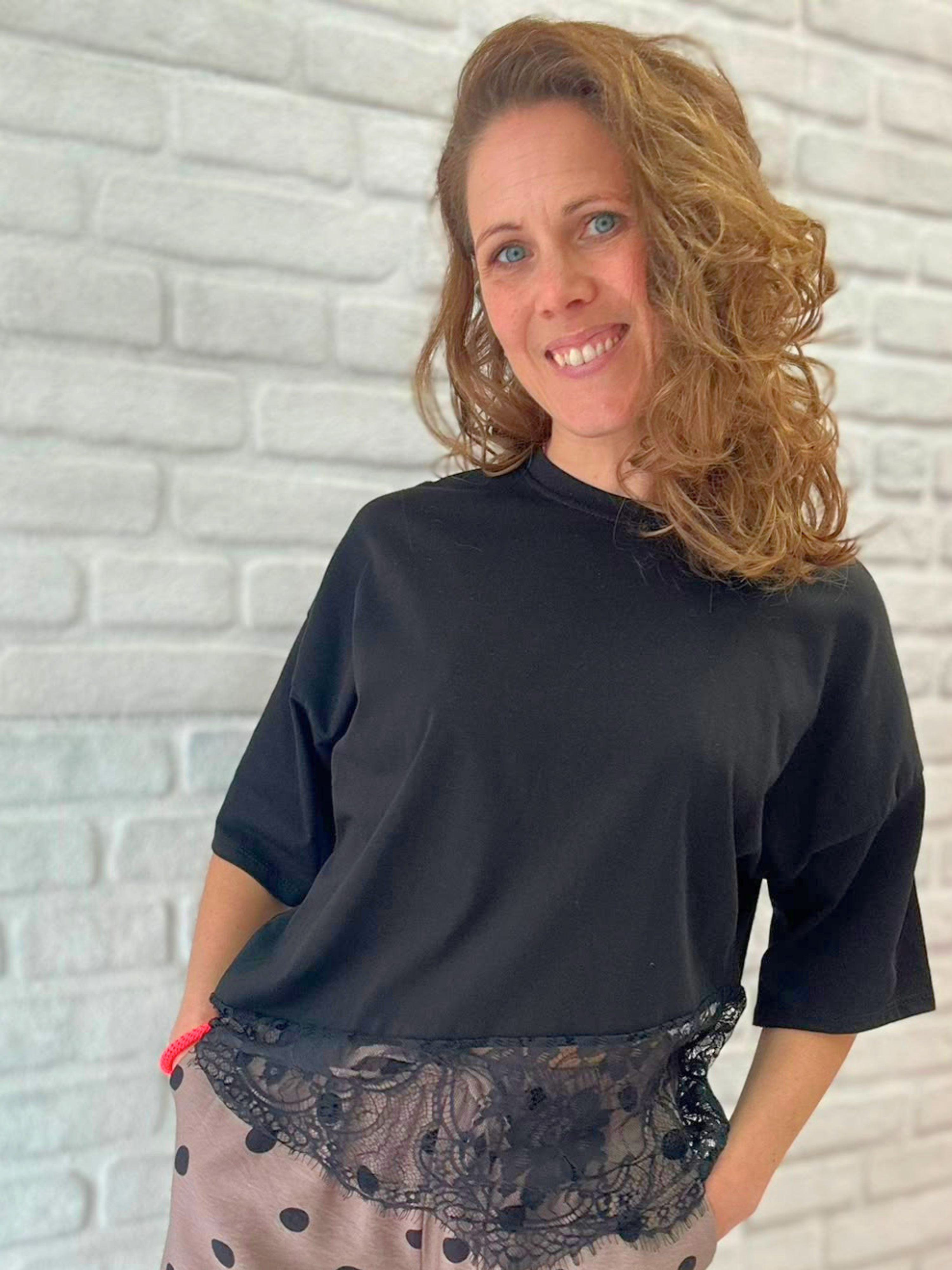 Shirt mit asymmetrische Spitze - Unique Flores 