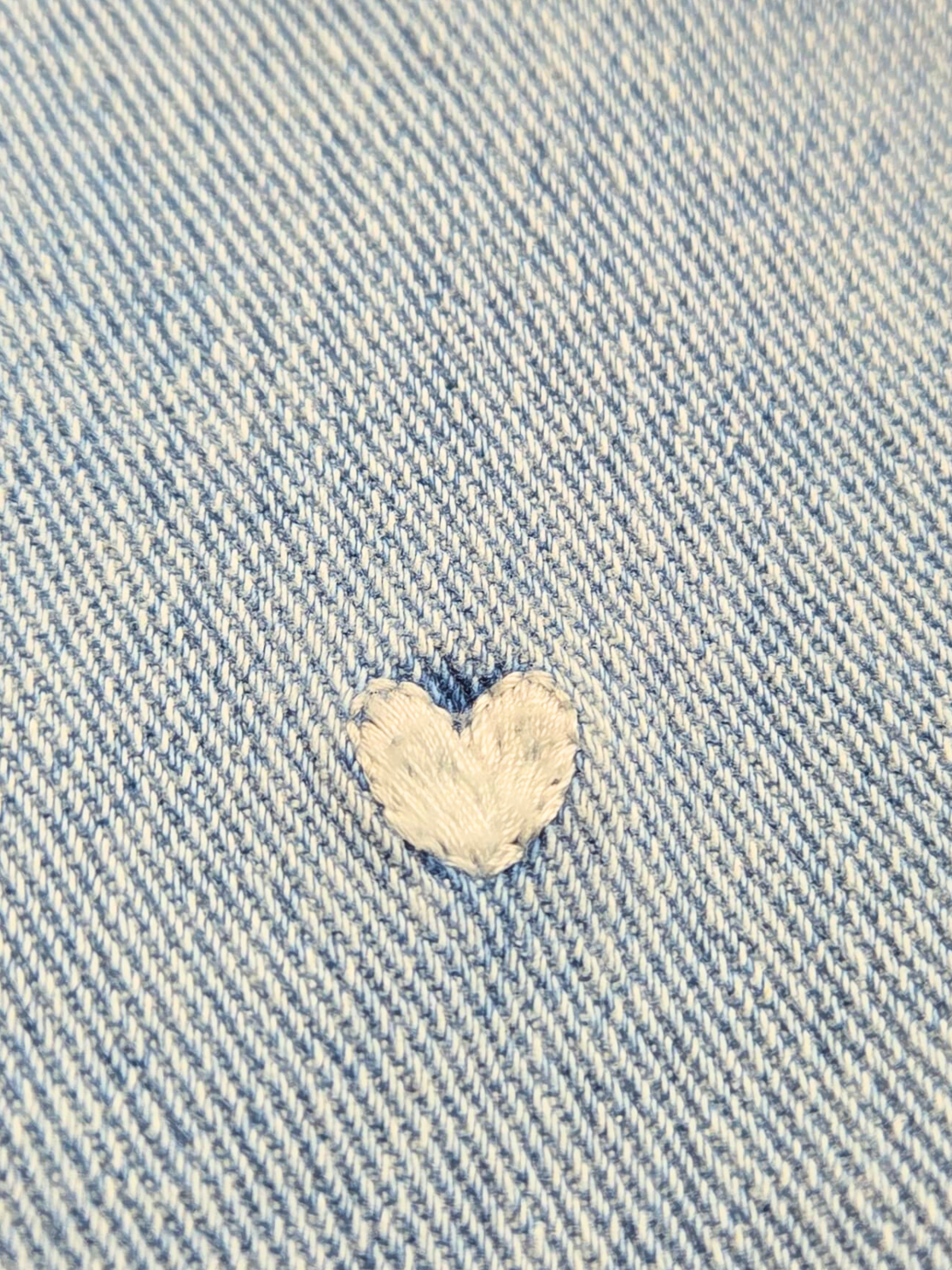 Jeans mit kleinen Herzen - Unique Flores 