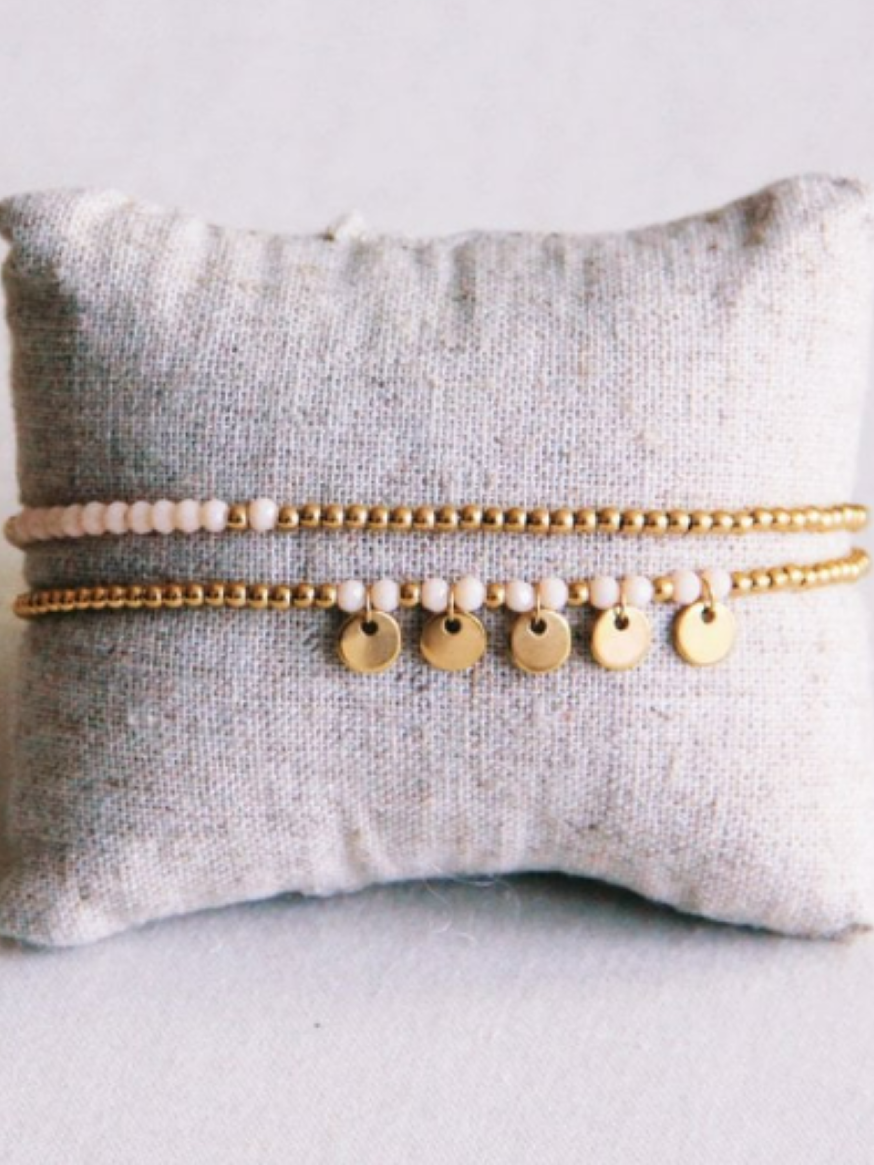 Doppeltes Perlenarmband mit Facetten und Münzen - Unique Flores 
