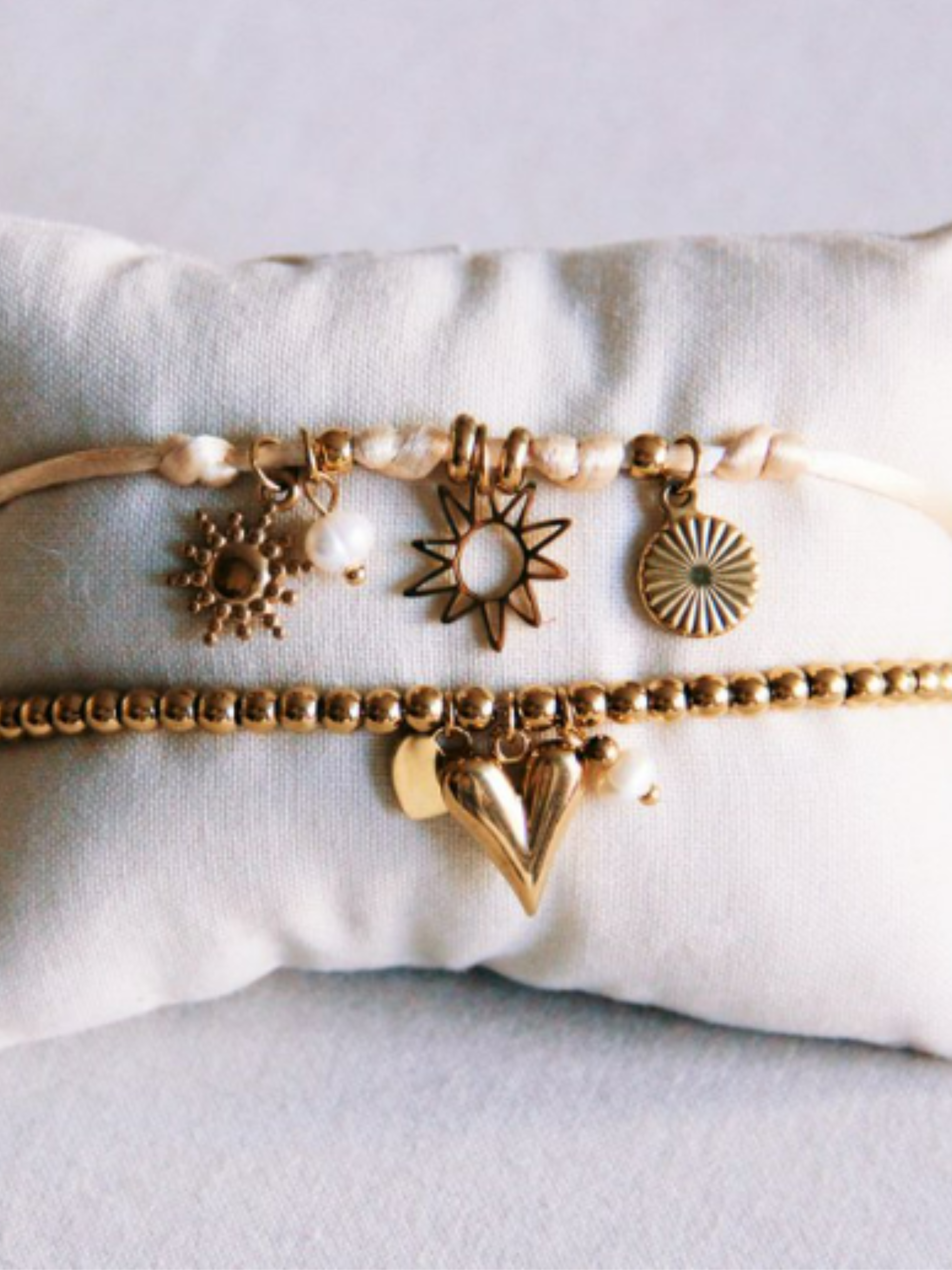 Perlenarmband mit Herzen und Mini-Perle - Unique Flores 