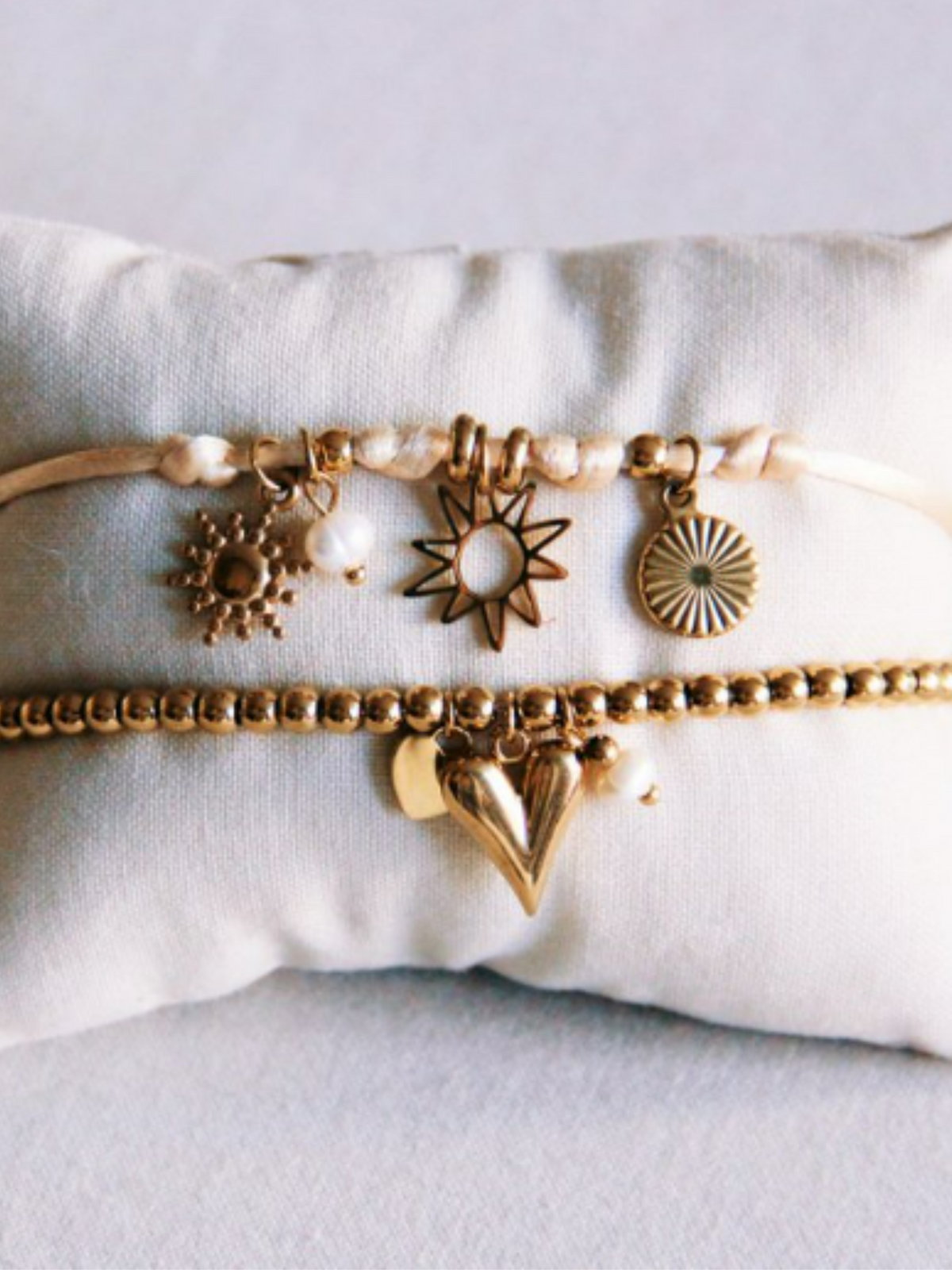 Perlenarmband mit Herzen und Mini-Perle - Unique Flores 