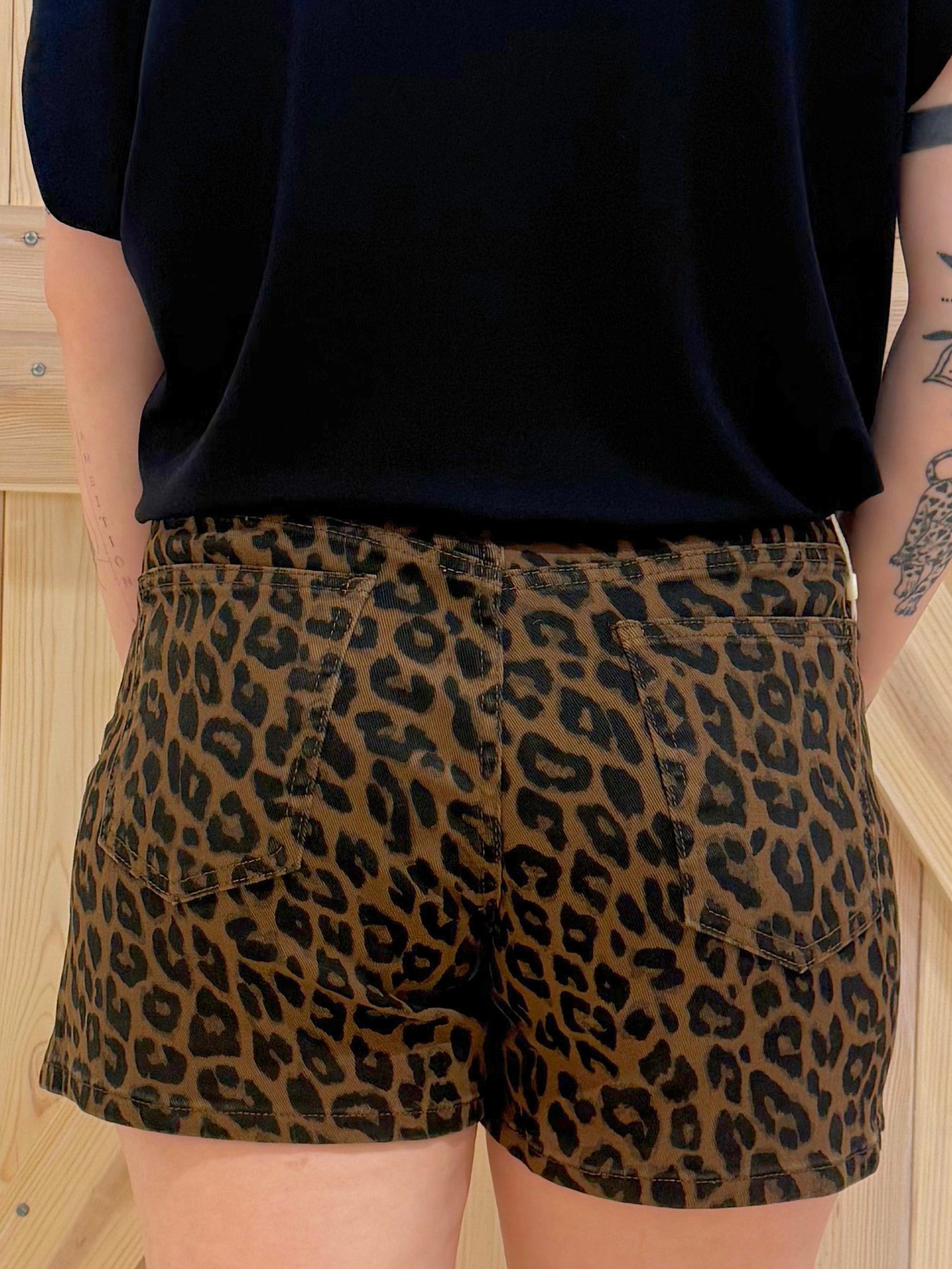 Leo Skort Redial - Unique Flores 