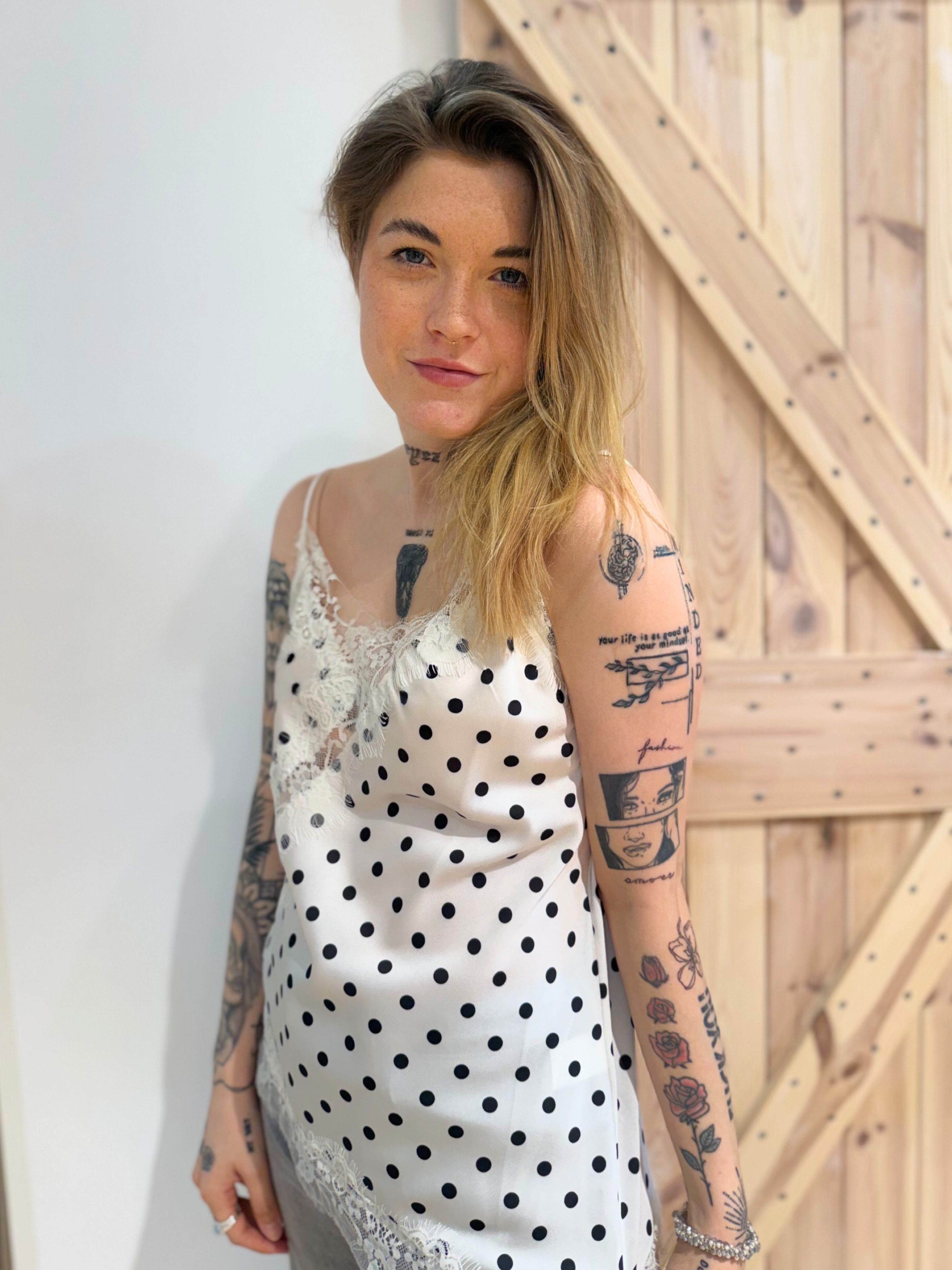 Top Spitze mit Pünktchen - Unique Flores 