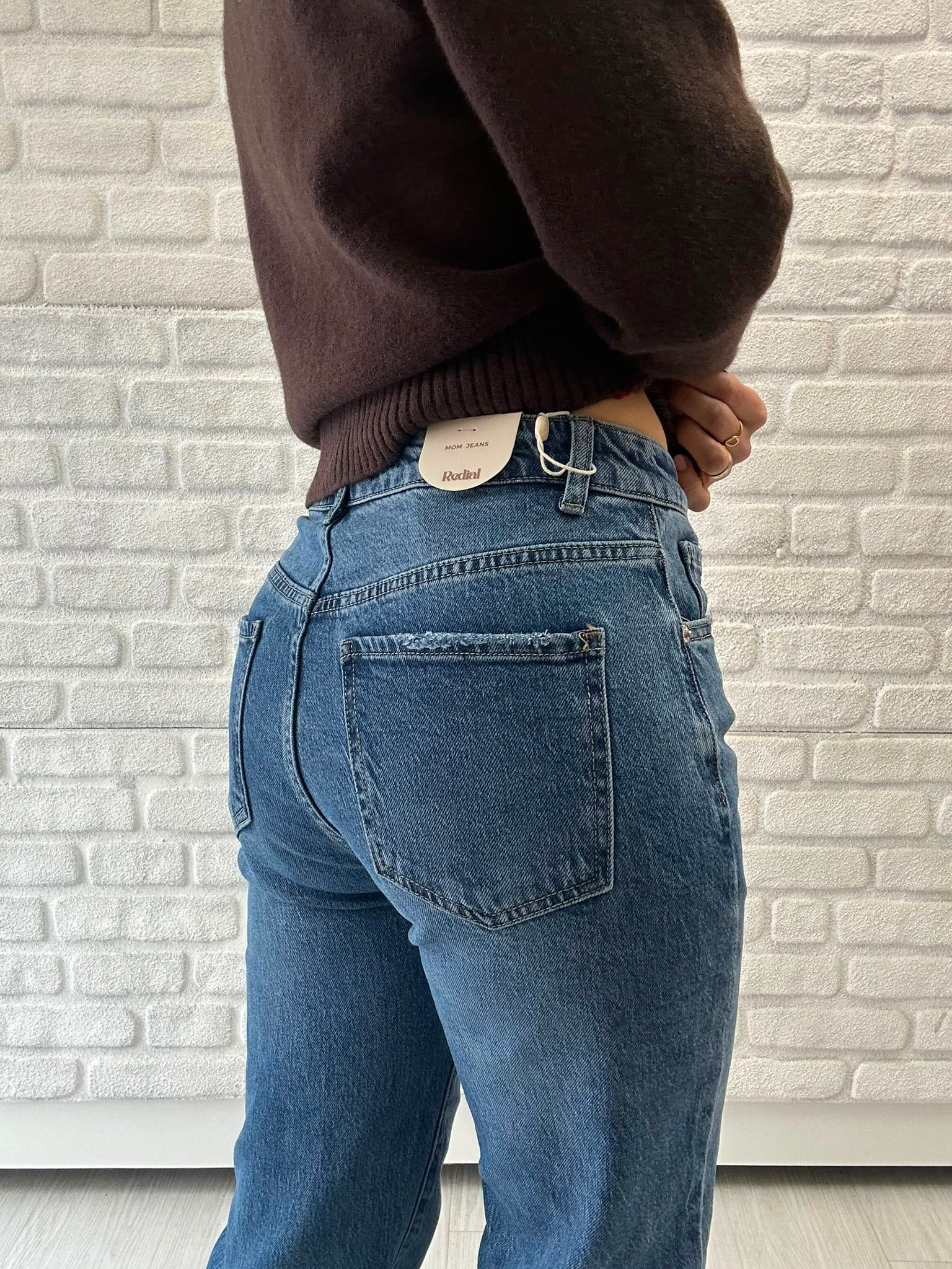 Mom Jeans REDIAL - Unique Flores 